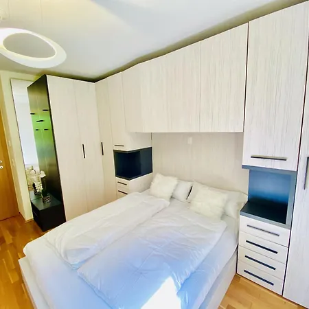 Schoenblick Martina 3 *