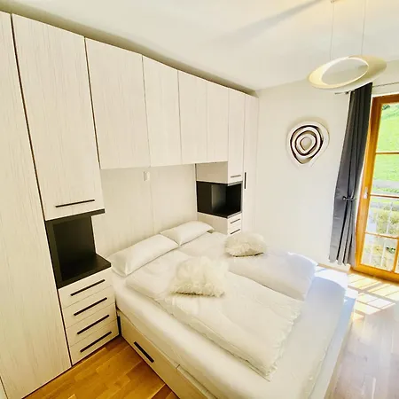 Schoenblick Martina 3 * Rauris